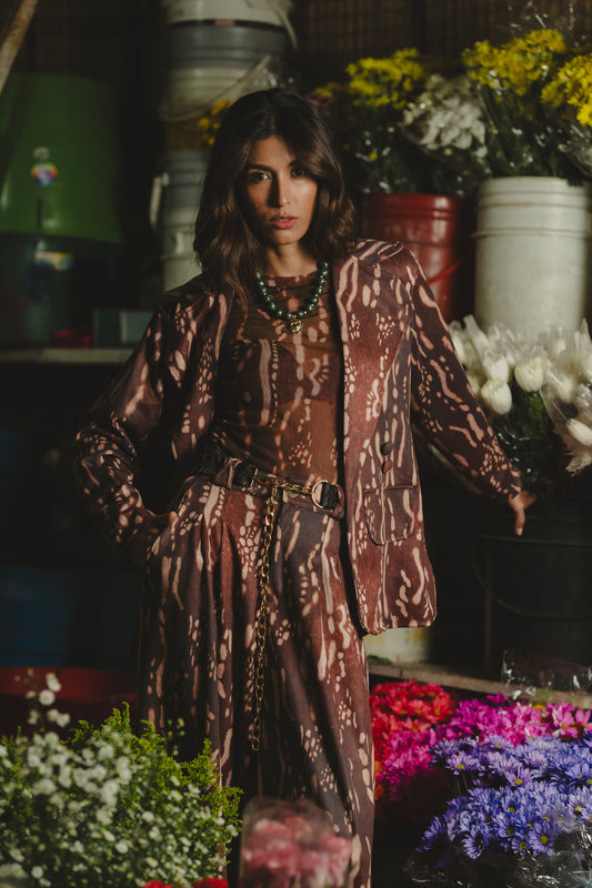 Blazer Tapir con estampado del tapir bebé, look completo en el mercado de flores – Ale Ardila Studios