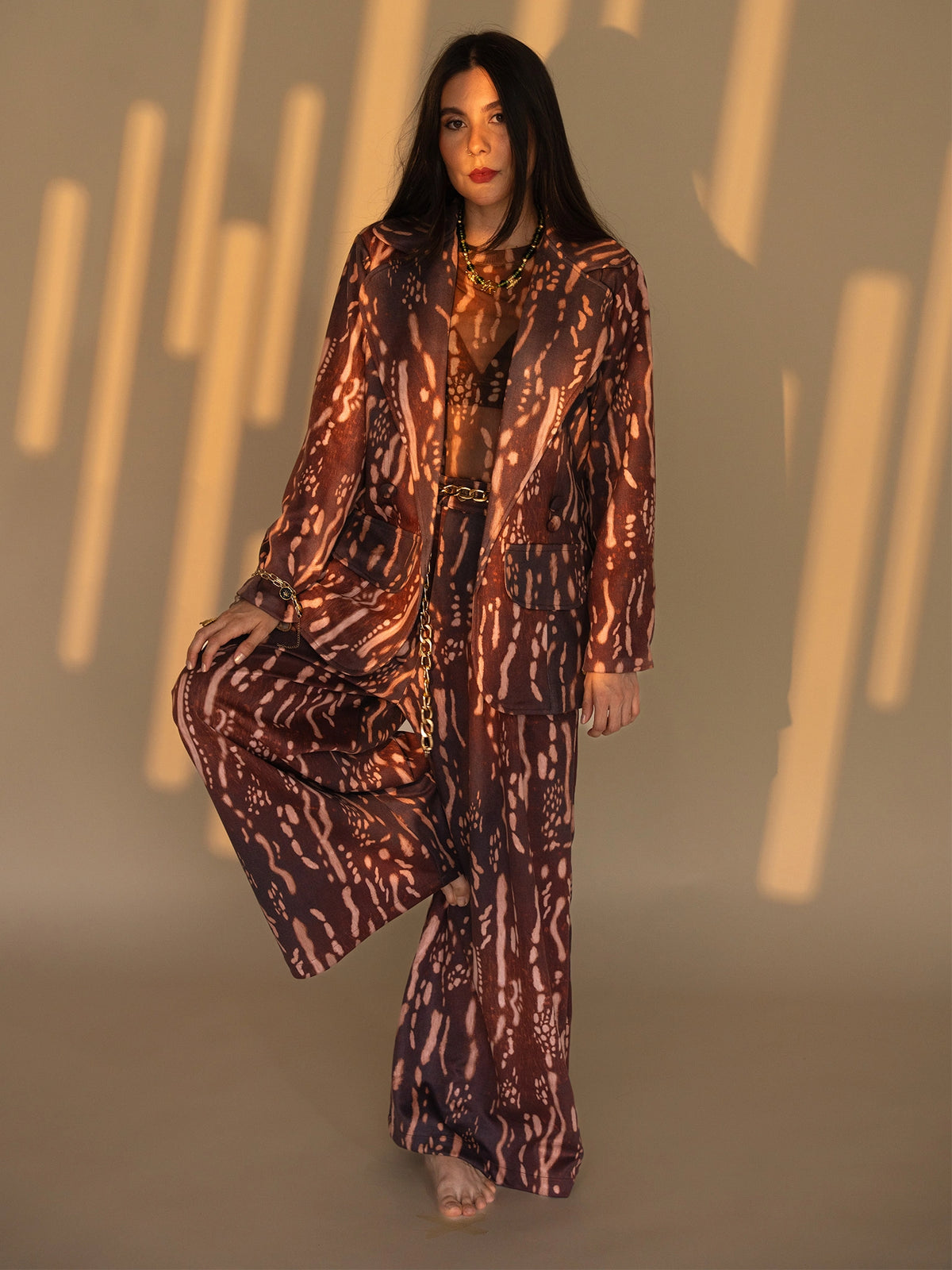 Ale Ardila Studios — Pantalón Ondas Tapir, silueta amplia con estampado colombiano